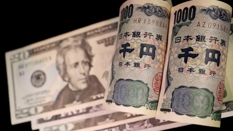 بيانات التضخم الأميركية تدعم الدولار والين يتأثر بالتقلبات