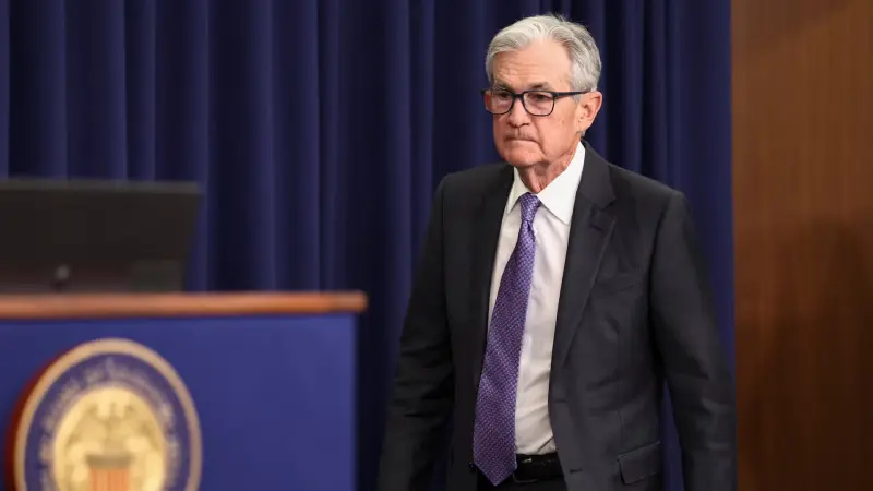 باول يستبعد رفع أسعار الفائدة في المستقبل القريب