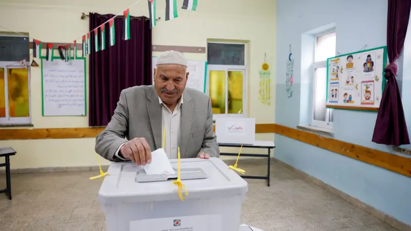 بين الحرب والحصار.. لماذا عزف الفلسطينيون عن التصويت؟