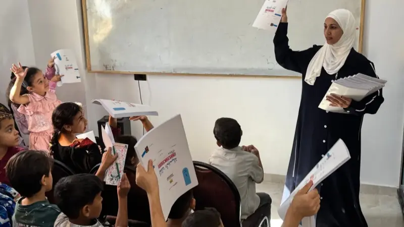 صور - في شمال سيناء.. أول مدرسة للأطفال النازحين من غزة