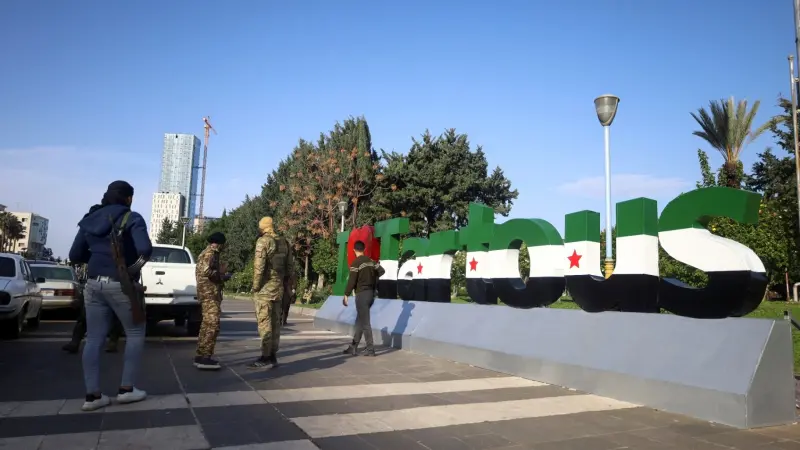 المشهد باختصار: إيران "تسرق" سلاحاً إسرائيلياً.. ومخاوف على العلويين في سوريا