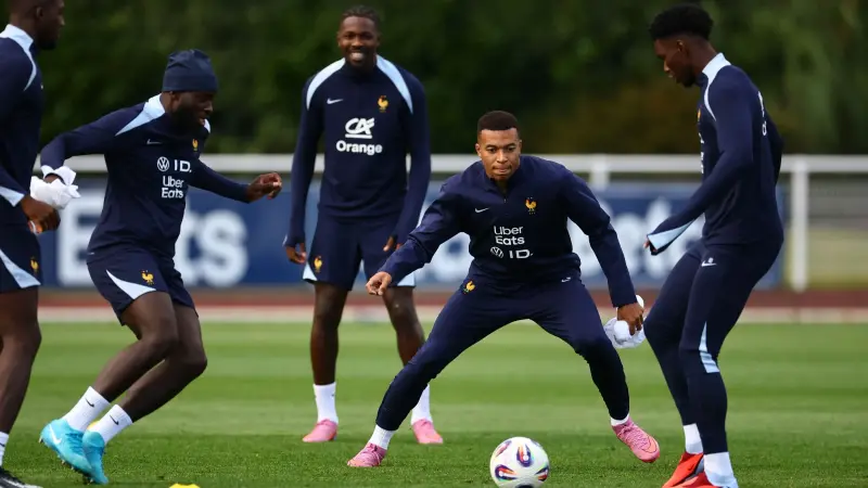 القنوات الناقلة لمباراة فرنسا اليوم ضد أوكرانيا في تصفيات كأس العالم 2026 أوروبا مع الموعد والتشكيلة