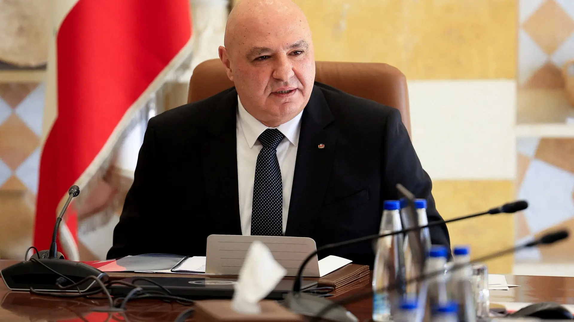 الرئيس اللبناني: لا خيار إلا بالتفاوض لتحرير الجنوب ونشر الجيش حتى الحدود (رويترز) الرئيس اللبناني: لا خيار إلا بالتفاوض لتحرير الجنوب ونشر الجيش حتى الحدود (رويترز)