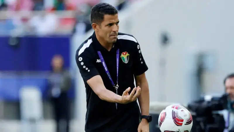 غموض مستقبل تدريب منتخب العراق.. هل يخلف عموتة كاساس؟