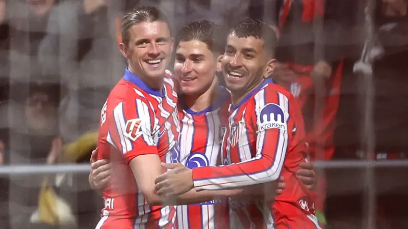 توتنهام يُنافس أستون فيلا على ضم لاعب أتليتكو مدريد