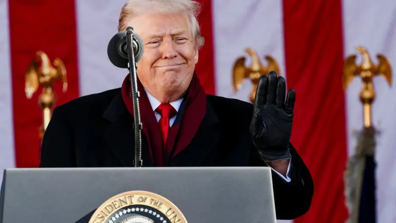 فيديو - ترامب يسخر من بايدن مجددا.. ماذا قال عنه؟