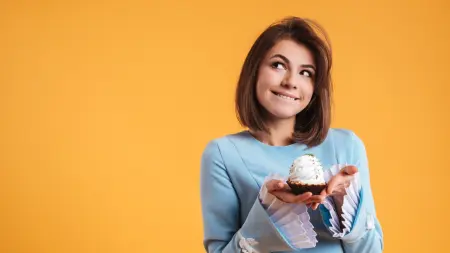 ماذا يحدث للجسم عند تناول الكثير من السكر المضاف؟