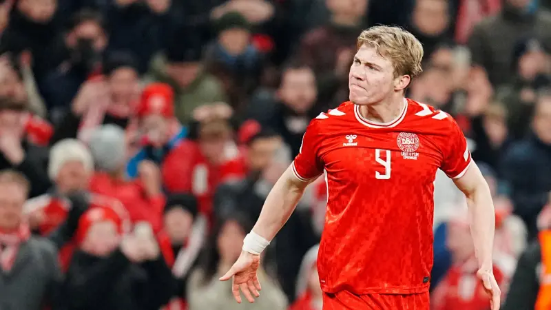 القنوات الناقلة لمباراة الدنمارك ضد اليونان في تصفيات كأس العالم 2026 مع الموعد والتشكيلة