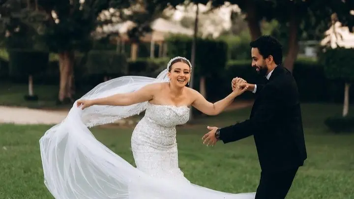 بعد ضجة صور زفافها.. من هي ليلى عدنان؟