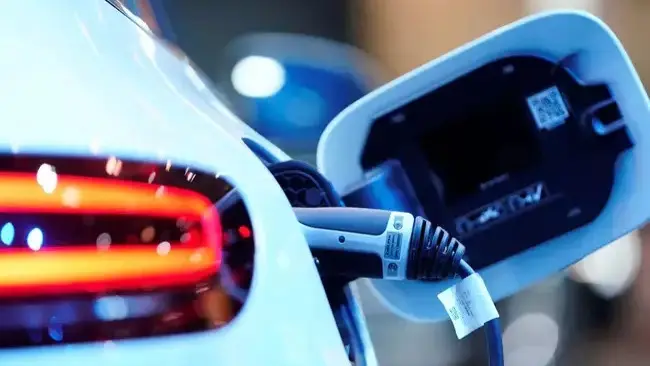 "طرق دبي" تحول أكثر من نصف مركباتها إلى صديقة للبيئة