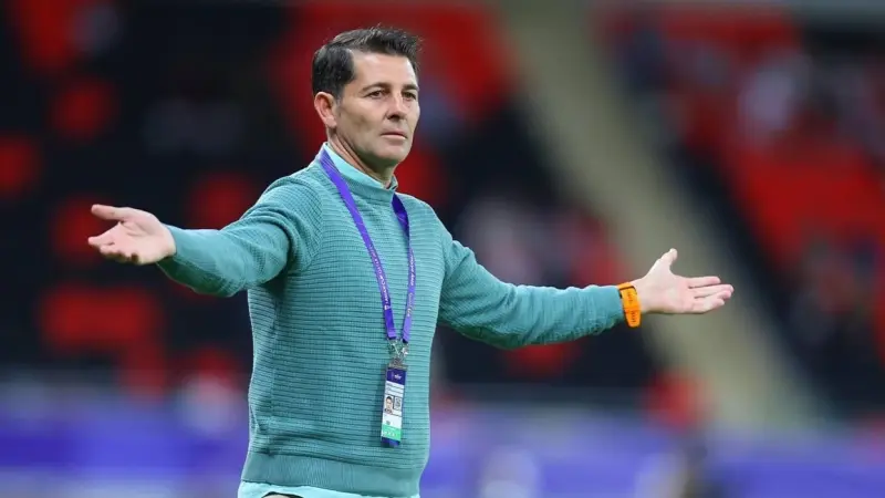 من هو مدرب منتخب العراق الجديد؟ أسود الرافدين يترقبون بديل كاساس