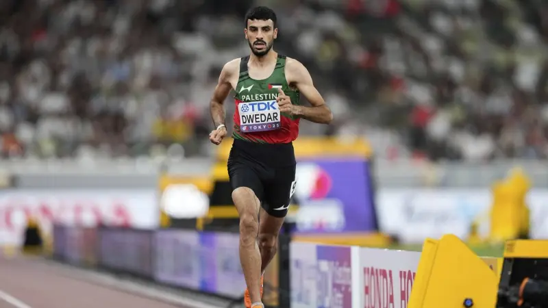 دموع العداء محمد دويدار تخطف الأضواء في بطولة العالم لألعاب القوى