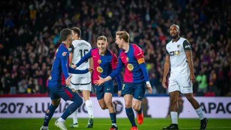 معلق مباراة برشلونة وفالنسيا اليوم.. العين على الانفراد بالصدارة