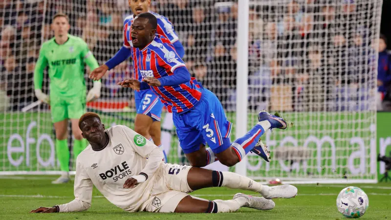 القنوات الناقلة لمباراة فيورنتينا ضد كريستال بالاس اليوم في دوري المؤتمر الأوروبي مع الموعد والتشكيلة