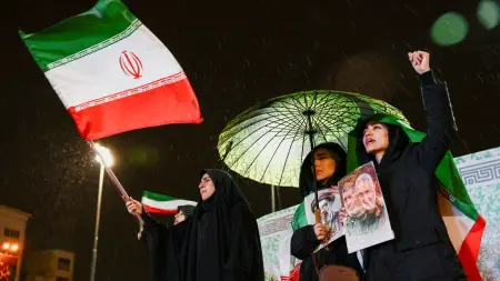 related_news_inside_blogs"معاريف": إسرائيل تراهن على اهتزاز الداخل الإيراني في "اليوم التالي" للحرب