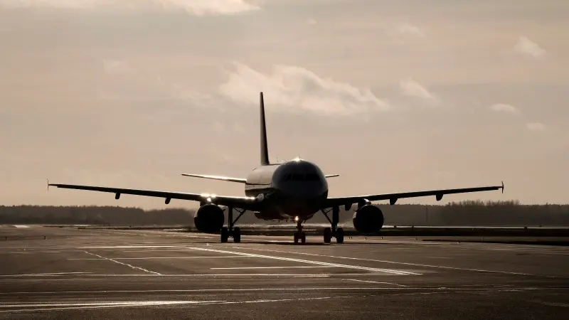 التصعيد الإسرائيلي الإيراني يجبر شركات طيران على تعليق رحلاتها