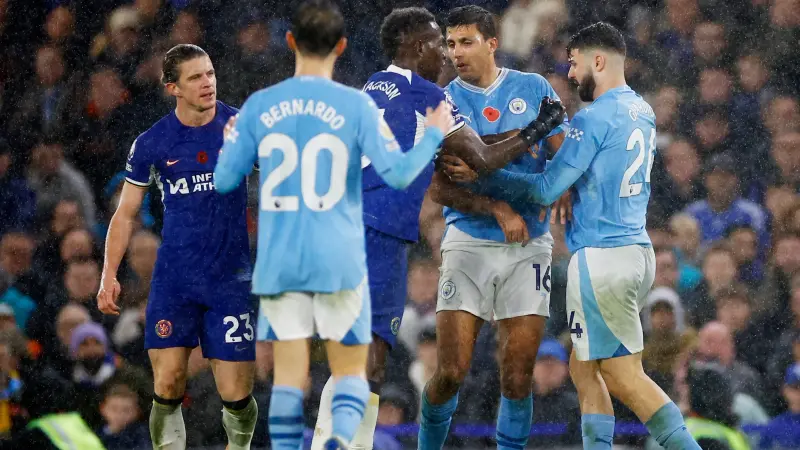 معلق مباراة مانشستر سيتي وتشيلسي اليوم في الدوري الإنجليزي