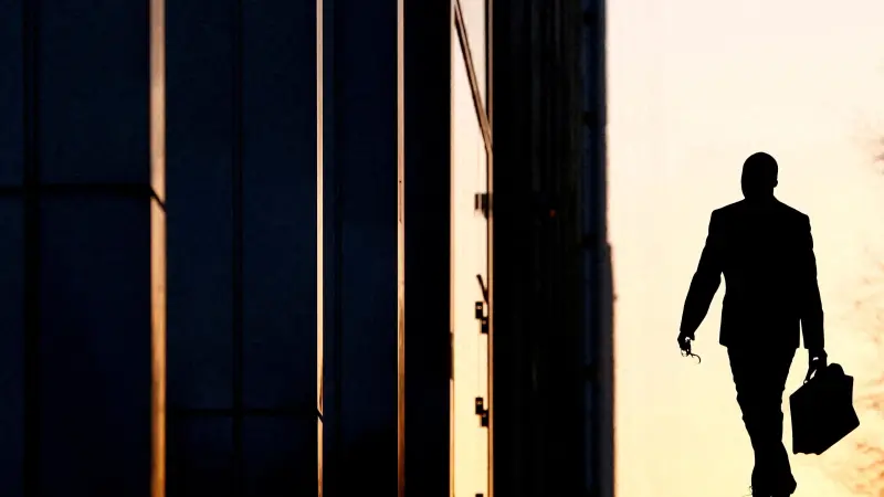 الدين العام يصل إلى 99.4%.. بريطانيا مُقبلة على أزمة مالية طاحنة