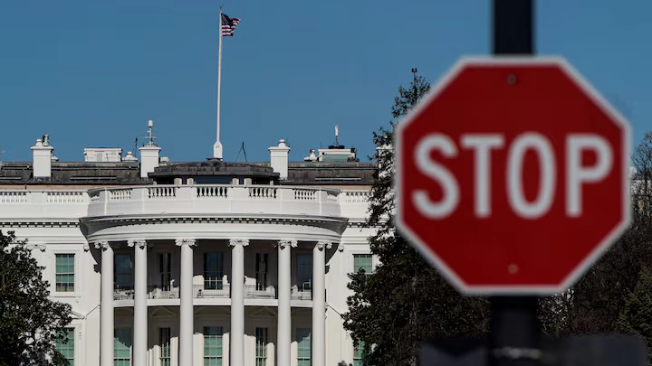 "ديب سيك" و"شاومي" تحت المجهر الأميركي بدعوى "دعم الجيش الصيني" 