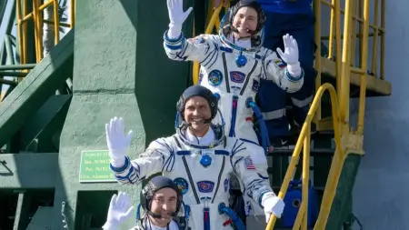 صور - تعاون فضائي رغم التوترات.. انطلاق بعثة أميركية روسية إلى المحطة الدولية