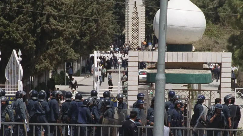 الأردن.. فريق أمني يكشف لغز سرقة 100 ألف دينار