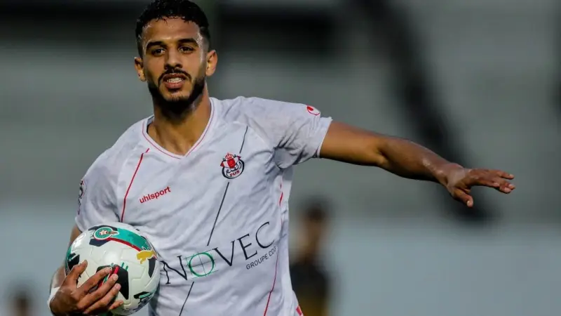 أيوب مولوع على أعتاب الرجاء الرياضي.. تعزيز جديد للعالمي