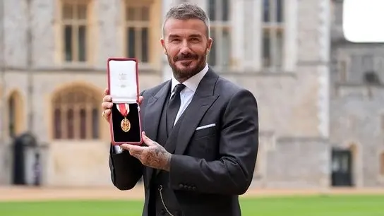 آخرهم ديفيد بيكهام.. نجوم كرة قدم حصلوا على لقب سير