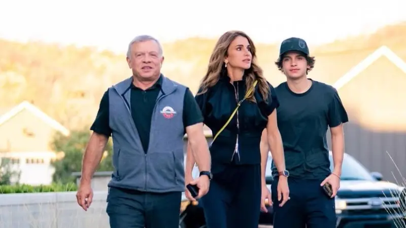 شاهد.. الملكة رانيا تُشعل مواقع التواصل الاجتماعي بصور جديدة