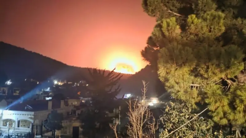 فيديو - الجيش الإسرائيلي يشن غارات على مواقع لـ"حزب الله" في جنوب لبنان