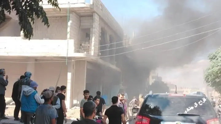 فيديو - انفجار داخل محل تجاري يودي بحياة شخص في ريف درعا بسوريا