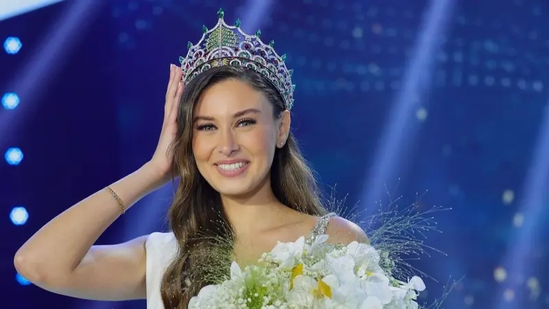 صور ندى كوسا.. نجمة لبنانية تبهر جمهور ملكة جمال العالم