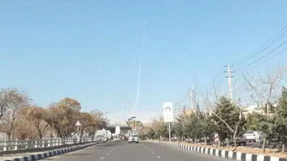 فيديو - إيران تجري مناورات صاروخية في مدن عدة