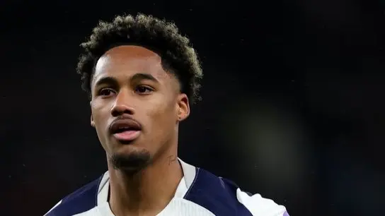 معاناة توتنهام تتفاقم بإصابة أودوبير بقطع في الرباط الصليبي