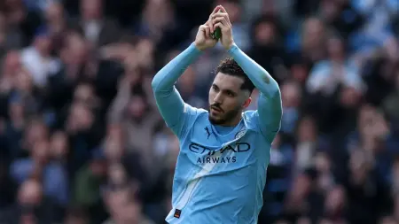 related_news_inside_blogs"أحد أفضل لاعبي العالم".. سيمينيو يكشف عن رأيه في ريان شرقي