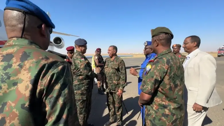 عمر البشير يشارك في افتتاح مطار دنقلا.. ما حقيقتها؟