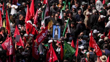 related_news_inside_blogsمع استئناف القتال.. متشددو إيران يحذرون من الانقلاب ضد المرشد