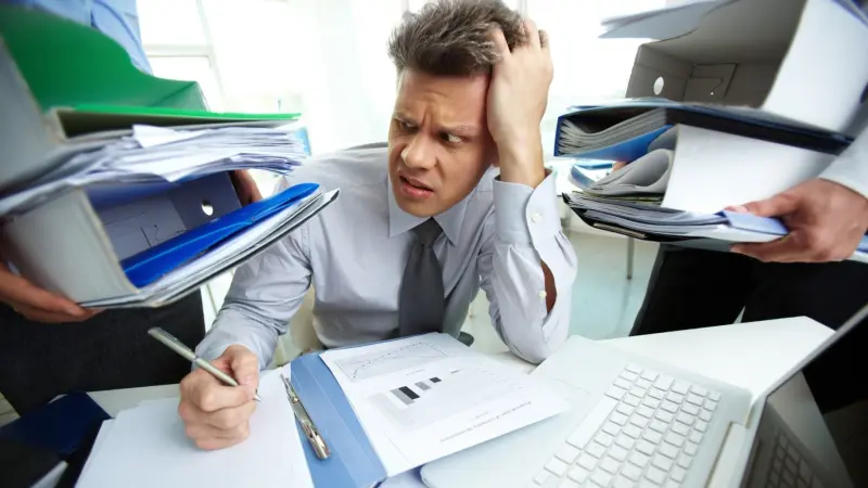 خطر جدّي.. ساعات العمل الطويلة تتسبب بتضخّم الدماغ