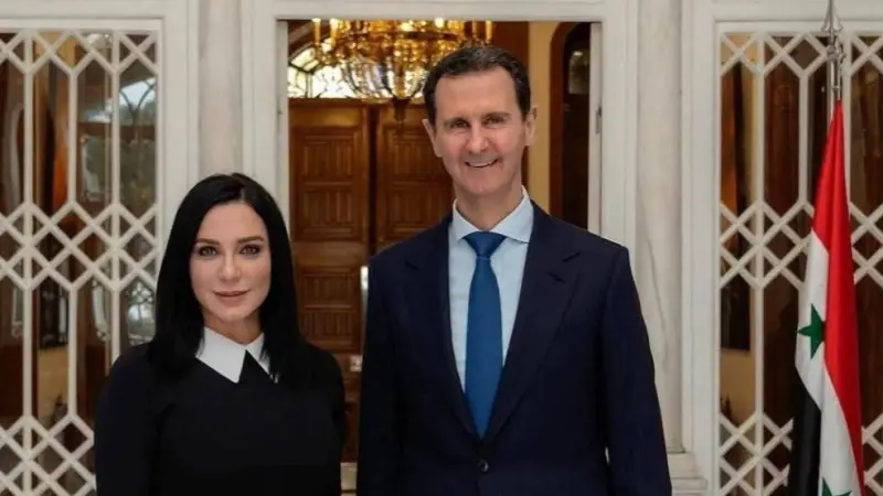 سلاف فواخرجي تثير الجدل بمنشور غامض عن الموت والكرامة.. ما علاقة بشار الأسد؟