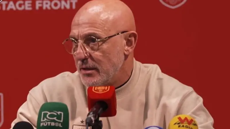 ديلافوينتي ينتقد سلوك جماهير منتخب إسبانيا أمام البرازيل