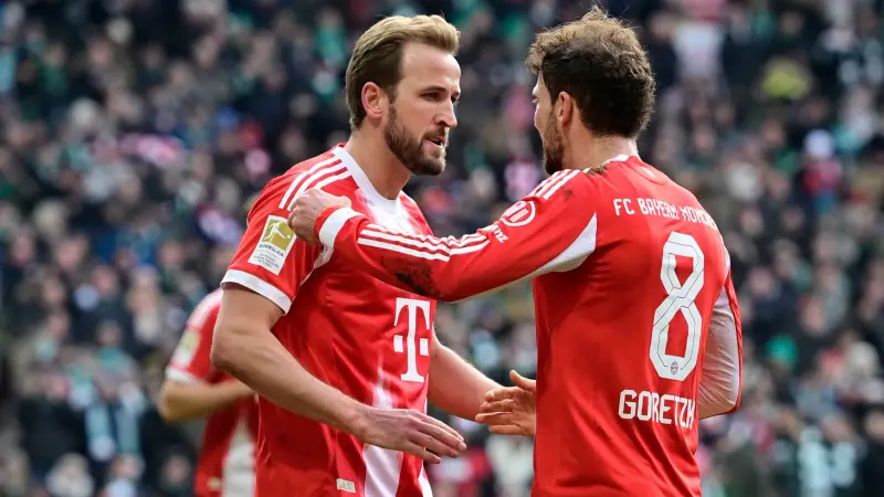 هل ينجح هاري كين في كسر رقم ليفاندوفسكي بالدوري الألماني؟.. كومباني يجيب