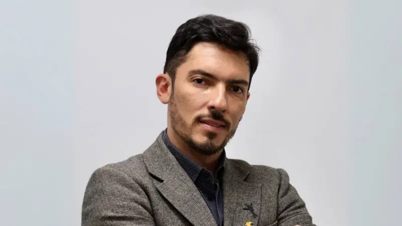 ممثل أفلام إباحية.. تعيين خوان كارلوس فلوريان وزيرا للمساواة في كولومبيا