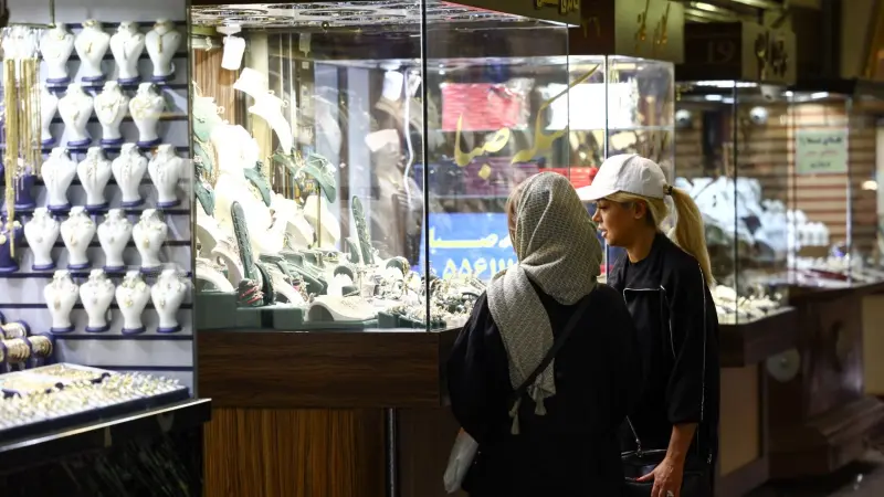 ضربة موجعة للذهب من صعود النفط والدولار