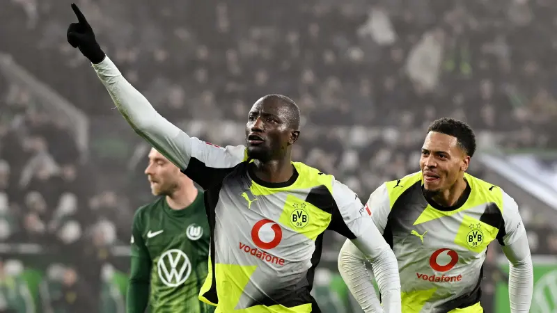 نتائج مباريات اليوم في الدوري الألماني - غيراسي يقود دورتموند لمواصلة الضغط على بايرن ميونخ