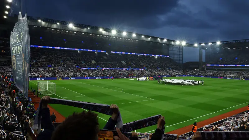 قرار بحبس لاعب كرة قدم بإنجلترا لمدة 14 شهرا.. ما السبب؟