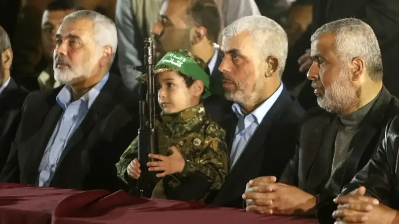 تعزية وتهنئة.. ماذا جاء في رسالة السنوار إلى نصر الله؟