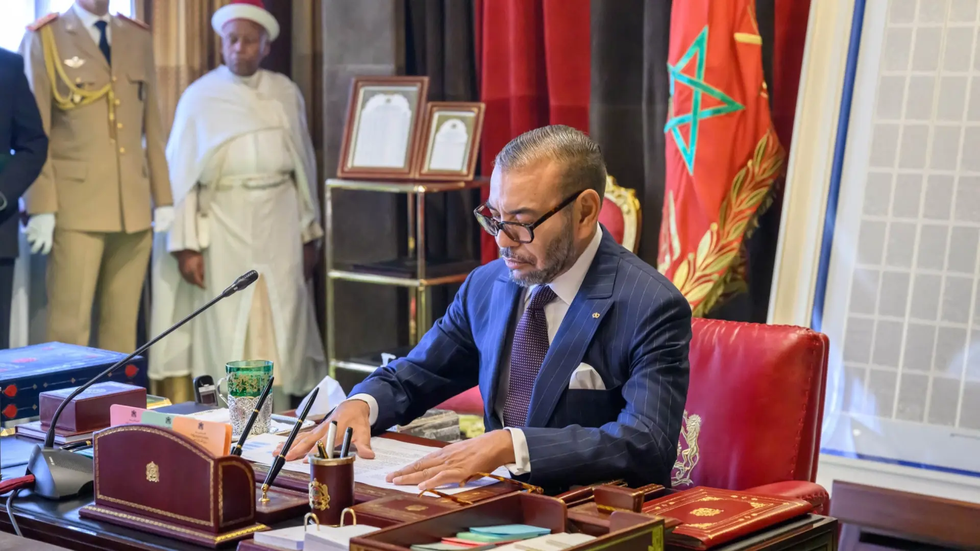 العاهل المغربي ترأس مجلسا وزاريا لإقرار التوجهات العامة لموازنة 2027 (رويترز) العاهل المغربي ترأس مجلسا وزاريا لإقرار التوجهات العامة لموازنة 2027 (رويترز)