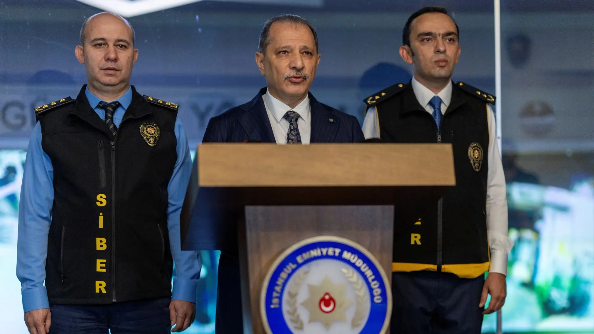 تركيا تأمر باحتجاز 34 مشتبها بهم إضافيا في تحقيق بصناديق الاستثمار (رويترز) تركيا تأمر باحتجاز 34 مشتبها بهم إضافيا في تحقيق بصناديق الاستثمار (رويترز)