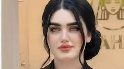 ما سبب إيقاف لؤه خلف عن مزاولة المحاماة في مصر؟