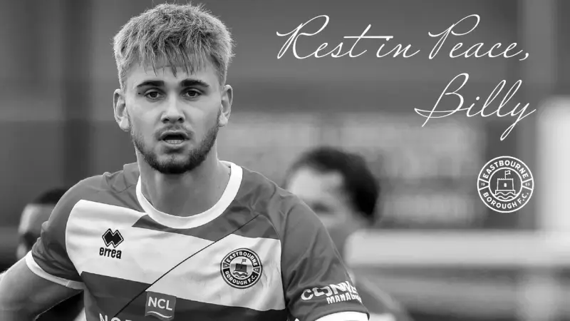 وفاة لاعب أرسنال بشكل مأساوي بعد حادث في الملعب