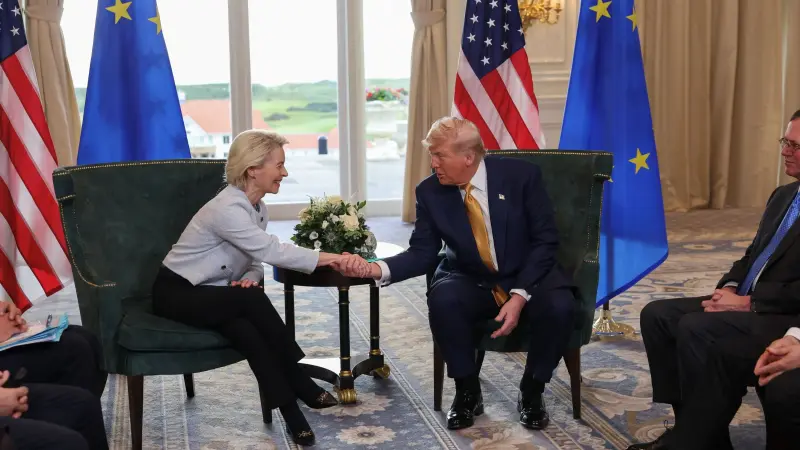 ترامب يفرض رسوماً 15% على واردات أوروبا